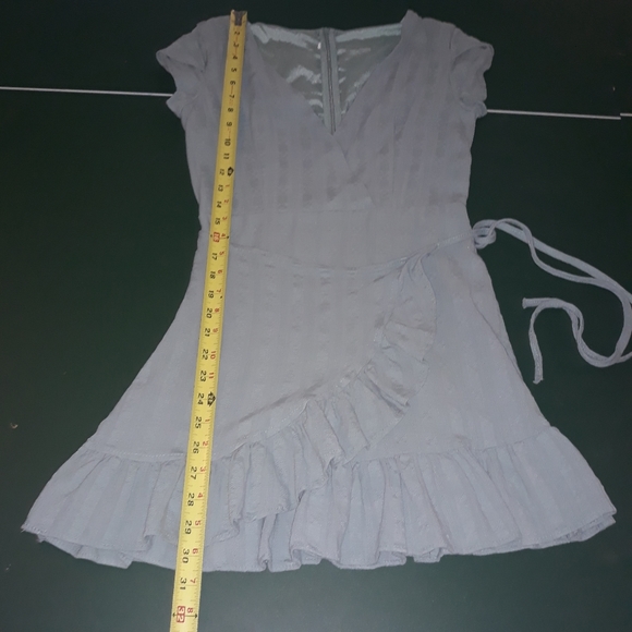 Blue short sleeve wrap dress with frill trim and zipper size small - Picture 8 of 8
